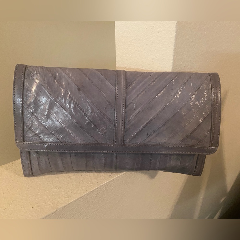 Eel Skin Gray Clutch. 2 Inside Zip Pockets. NWOT. Vintage. Korea.